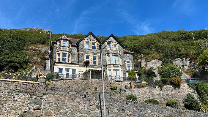 3 Bedroom Apartment For Sale In Barmouth, LL42