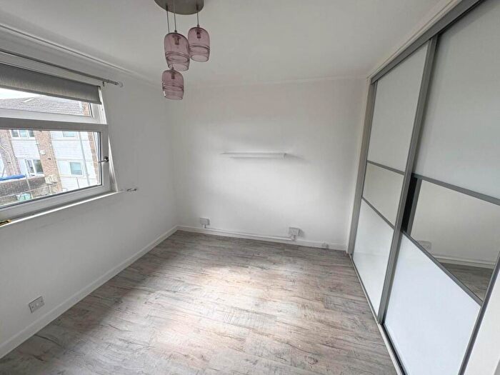 1 Bedroom Flat To Rent In Lounsdale Crescent, Paisley, PA2