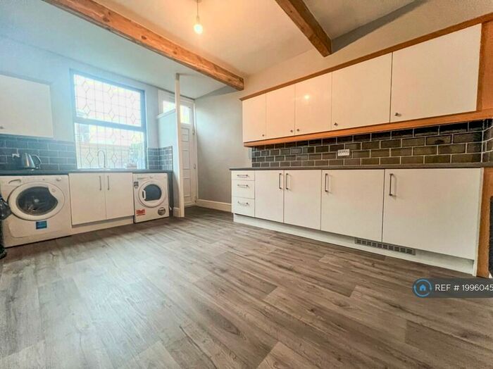 4 Bedroom Terraced House To Rent In Church Road, Bolton, BL1
