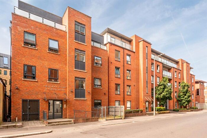 1 Bedroom Apartment To Rent In Tudor Road, Reading, RG1
