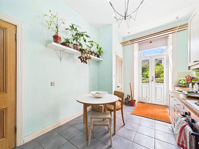 2 Bedroom Apartment To Rent In Wellington Street, Edinburgh, Midlothian, EH7