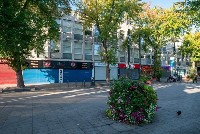 Studio To Rent In The Parade, High Street, Watford, WD17