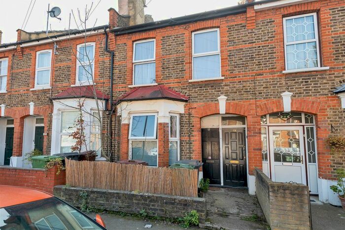 1 Bedroom Maisonette To Rent In Bakers Avenue, London, E17