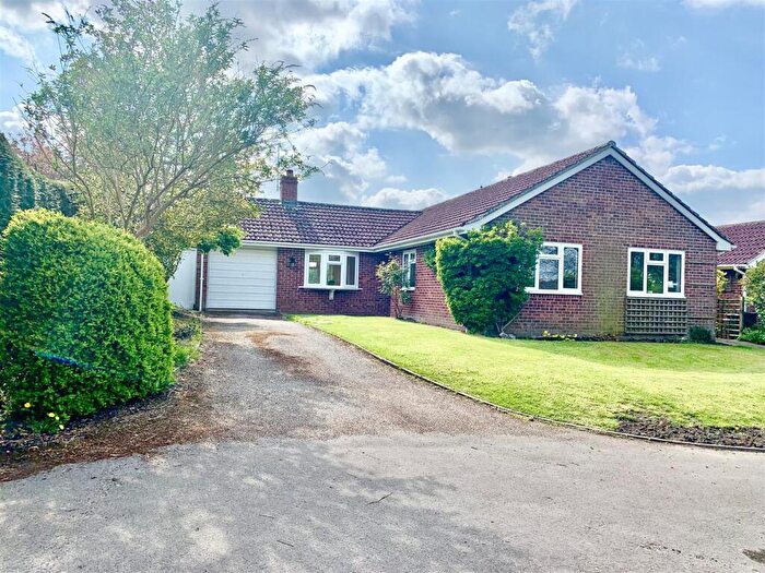 4 Bedroom Bungalow To Rent In Chirton, SN10