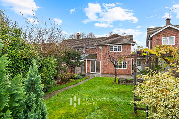 4 Bedroom Semi Detached House For Sale In Slimmons Drive, St. Albans, AL4