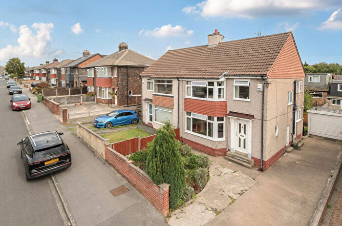3 Bedroom Semi-Detached House For Sale In Chatsworth Road, Pudsey, LS28
