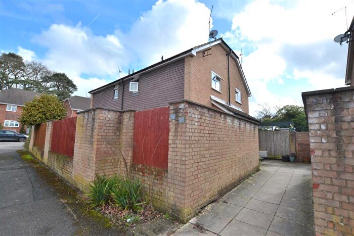 1 Bedroom End Of Terrace House For Sale In Coxmoor Close, Church Crookham, Fleet, GU52
