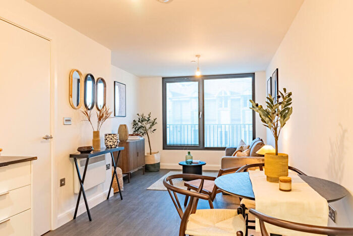 1 Bedroom Apartment For Sale In Victoria Street, St. Albans, Hertfordshire, AL1