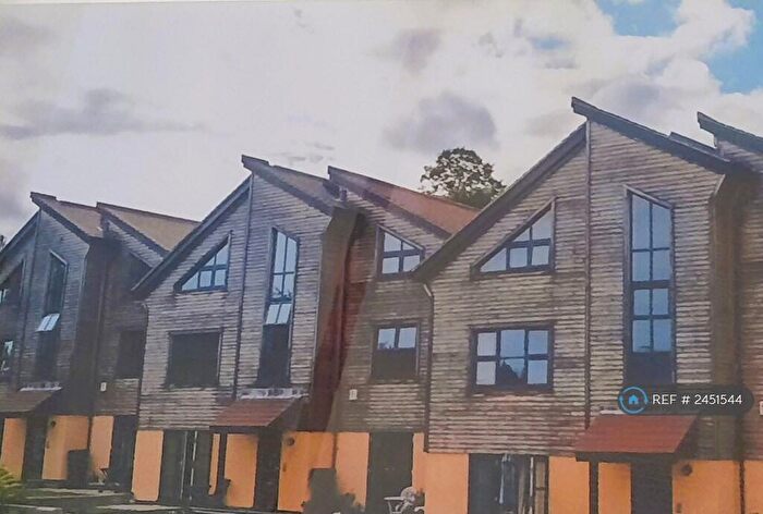 3 Bedroom Flat To Rent In Salisbury House, Bristol, BS6