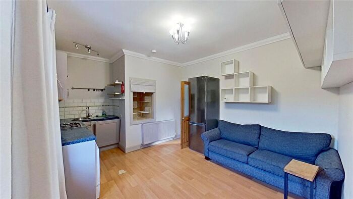 1 Bedroom Flat To Rent In Shaws Street, Edinburgh, EH7