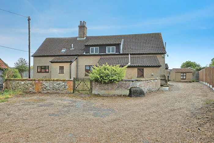 5 Bedroom Detached House For Sale In Cook Road, Holme Hale, IP25