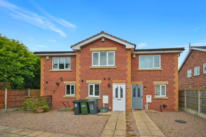 2 Bedroom Town House To Rent In C Emerys Road, Gedling, NG4