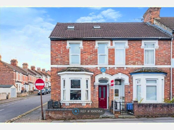 4 Bedroom End Of Terrace House To Rent In Durham Street, Swindon, SN1