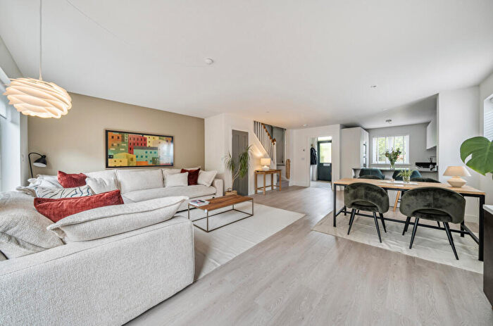 3 Bedroom End Of Terrace House For Sale In Park Lane, Burderop Park, Wiltshire, SN4