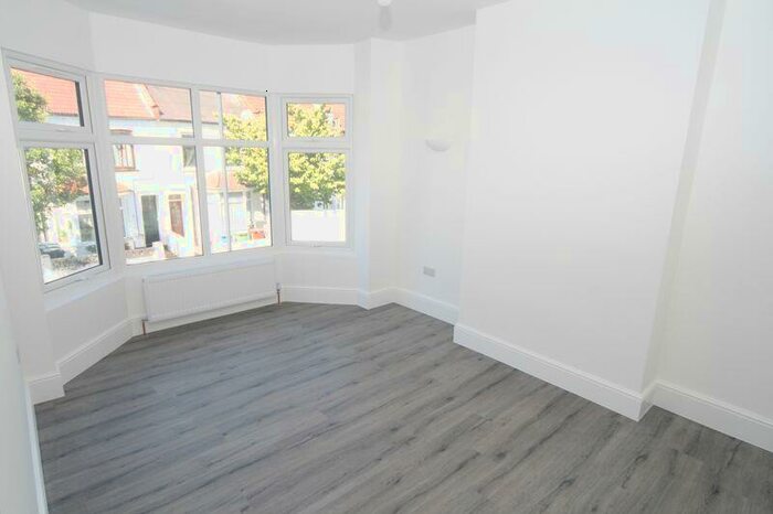 1 Bedroom Apartment To Rent In Frognal Avenue, Harrow, HA1