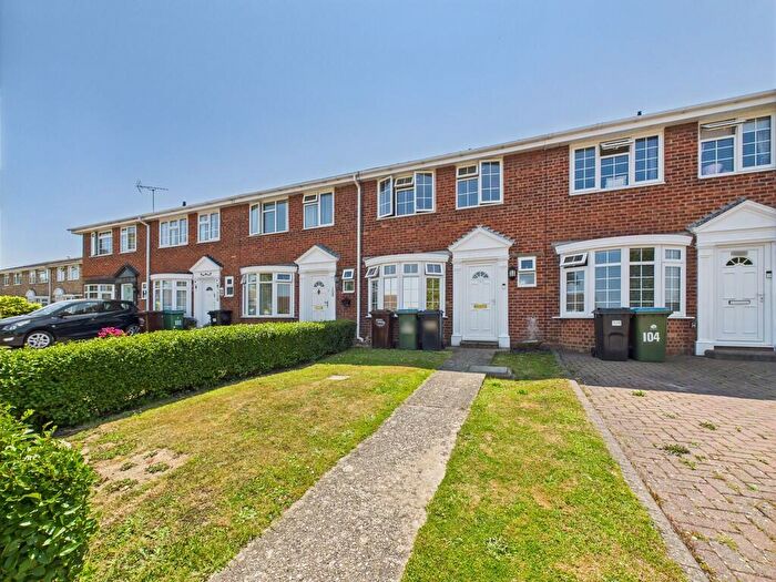 3 Bedroom Terraced House To Rent In Southfields Road, Littlehampton, BN17