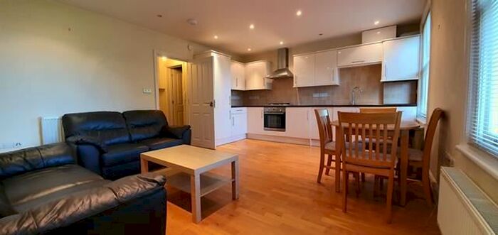 2 Bedroom Flat To Rent In Grange Park, London, W5