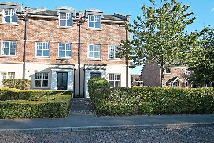 1 Bedroom Flat To Rent In Quinton Fields, Emsworth, PO10