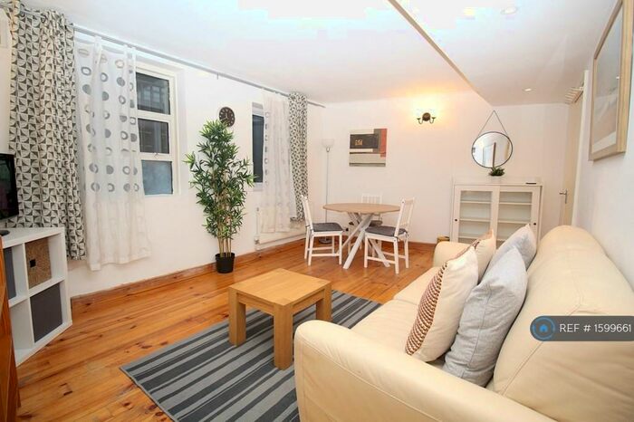 2 Bedroom Flat To Rent In Newington Green, London, N16