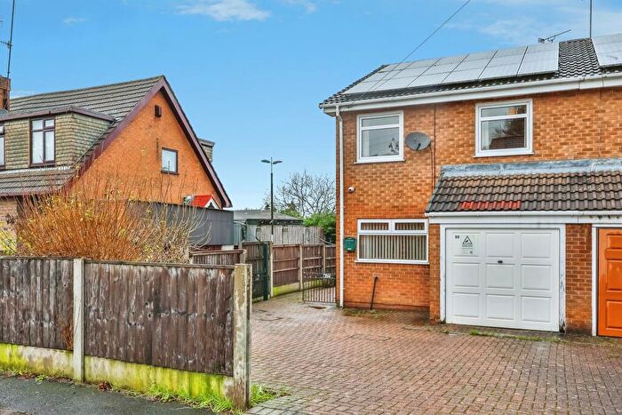 3 Bedroom Semi-Detached House For Sale In Gladstone Avenue, Heanor, DE75