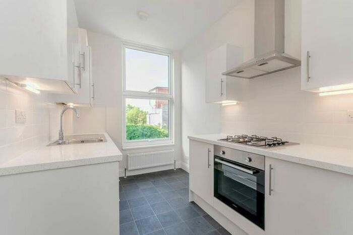1 Bedroom Flat To Rent In York Road, Acton, London, W3