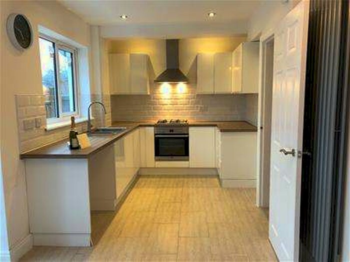 3 Bedroom Semi-Detached House To Rent In 119 Bell Holloway, Northfield, Birmingham, B31