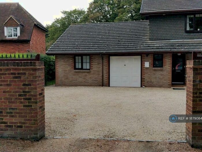 1 Bedroom Flat To Rent In Holyport Road, Holyport, Maidenhead, SL6