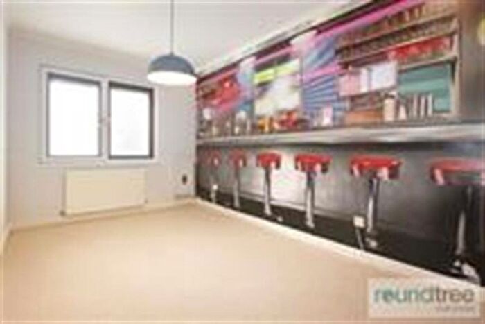 2 Bedroom Flat For Sale In The Brookdales, Bridge Lane, NW11