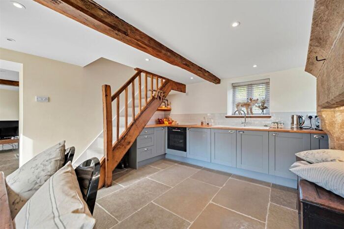 2 Bedroom Cottage For Sale In High Street, Calver, Hope Valley, S32