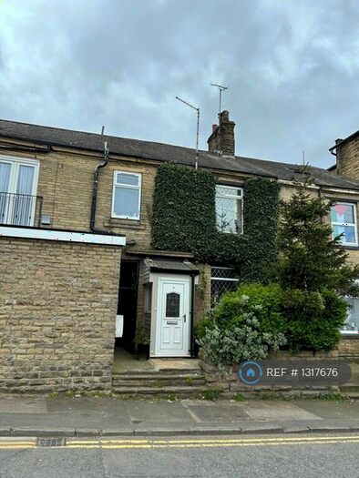 2 Bedroom Terraced House To Rent In Essex Street, Bradford, BD4