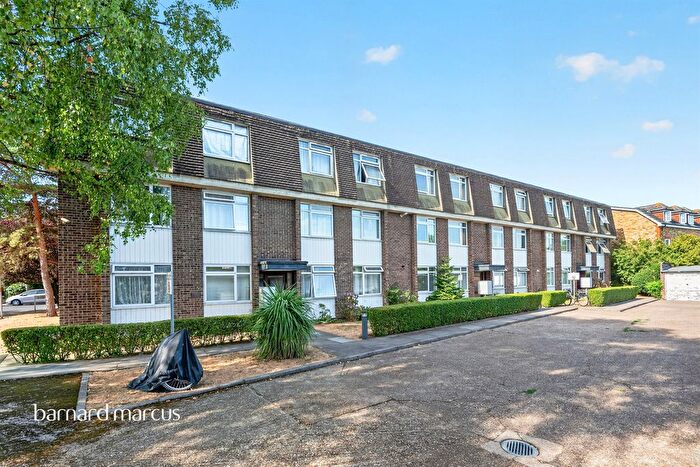 2 Bedroom Maisonette For Sale In Westbury Road, New Malden, KT3