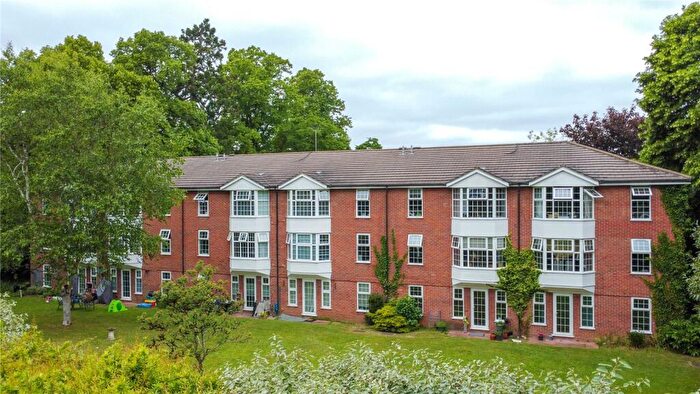 2 Bedroom Apartment For Sale In Westcote Road, Reading, Berkshire, RG30