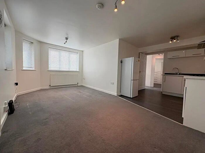 2 Bedroom Maisonette For Sale In Gordon Road, Thatcham, RG18