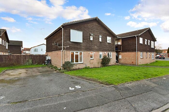 1 Bedroom Apartment To Rent In Holmedale, Slough, Berkshire, SL2