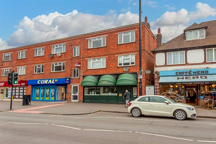 3 Bedroom Flat To Rent In Beecholme, High Beeches, Banstead, SM7