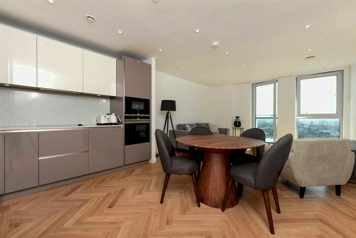 2 Bedroom Flat To Rent In Southwark Bridge Road, London, SE1