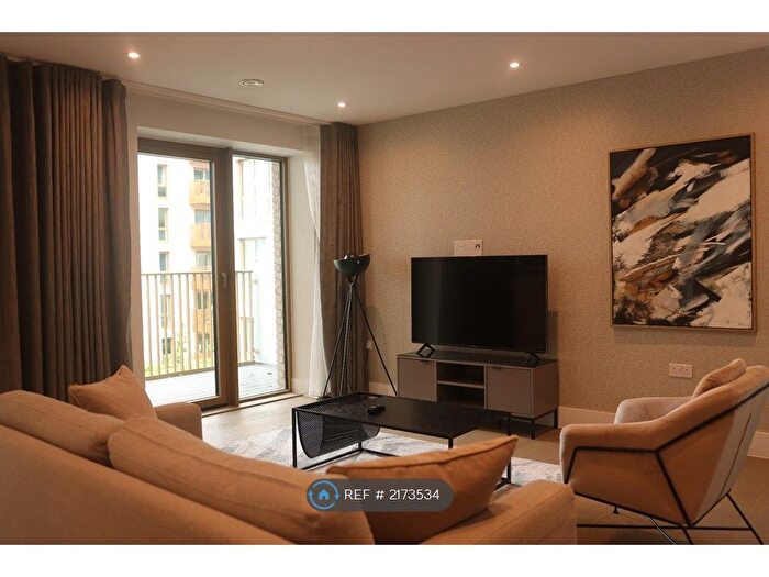 2 Bedroom Flat To Rent In Hive House, Brentford, TW8