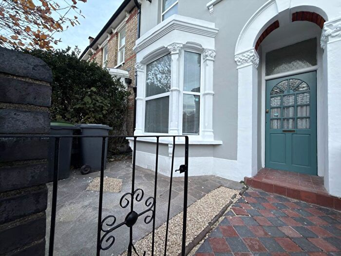 3 Bedroom Terraced House To Rent In Vernon Road, Turnpike Lane, N8