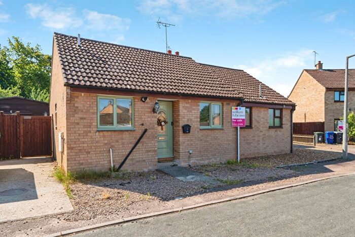 1 Bedroom Semi-Detached Bungalow For Sale In Willow Close, Brandon, IP27