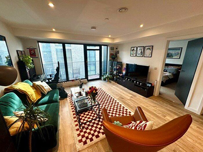 1 Bedroom Flat For Sale In Herschel Street, Slough, Berkshire, SL1