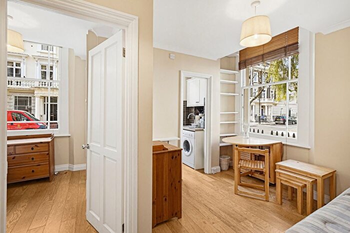 1 Bedroom Flat To Rent In Gloucester Street, Pimlico, SW1V