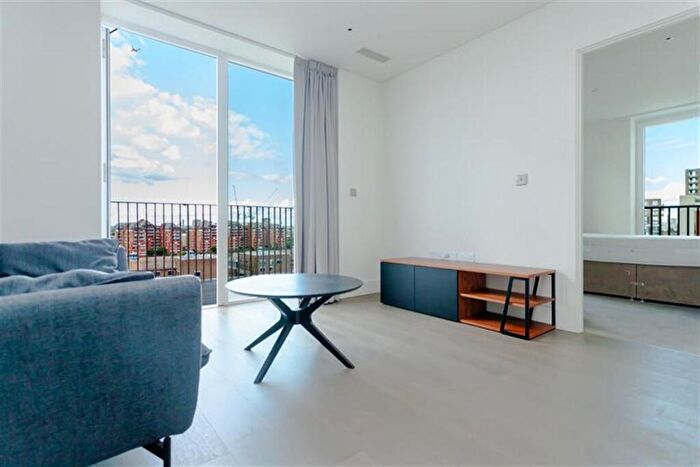 1 Bedroom Flat To Rent In Gartons Way, London, SW11