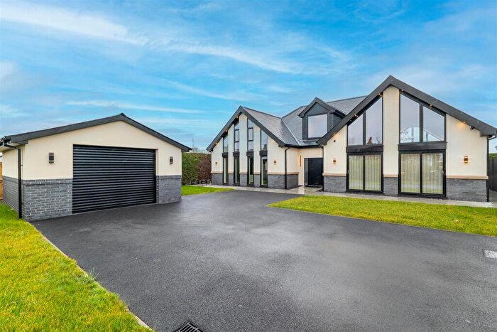 5 Bedroom Detached House To Rent In Parker Lane, Whitestake, Preston, PR4