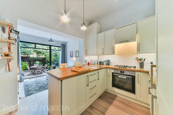 1 Bedroom Apartment To Rent In Southwood Avenue, Highgate, London, N6