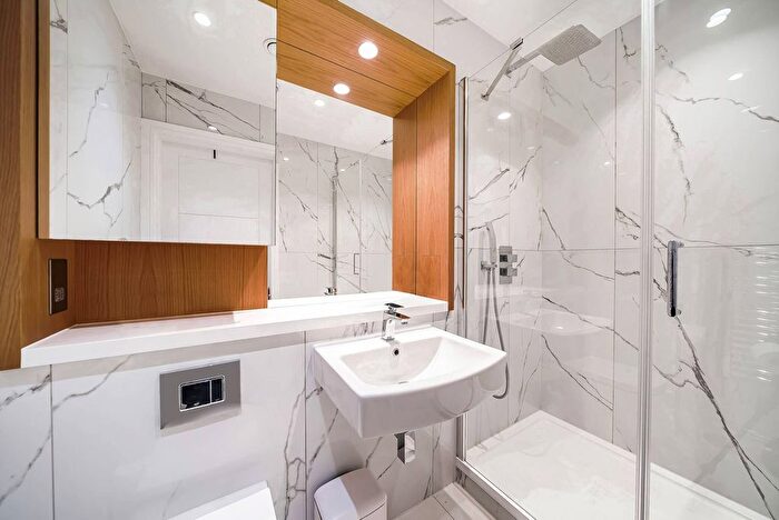 2 Bedroom Flat To Rent In Lister House, Summerstown, London, SW17