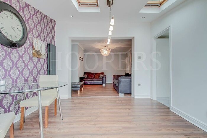 4 Bedroom Property To Rent In Brook Road, London, NW2