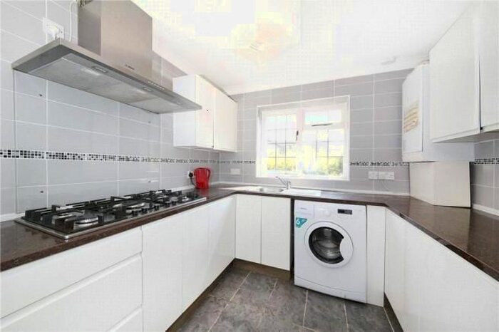 4 Bedroom Property To Rent In Osprey Close, London, E6
