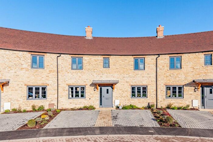 3 Bedroom Terraced House To Rent In Williams Court, OX29