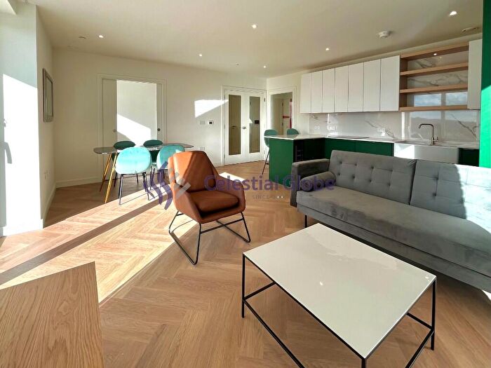 3 Bedroom Flat To Rent In Henshaw Parade, Henshaw Parade, London, NW9