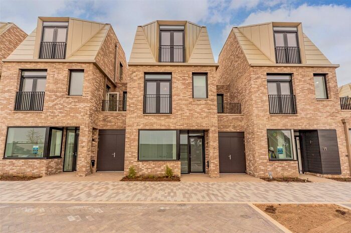 3 Bedroom Terraced House To Rent In Aston Terrace, Cambridge, CB3